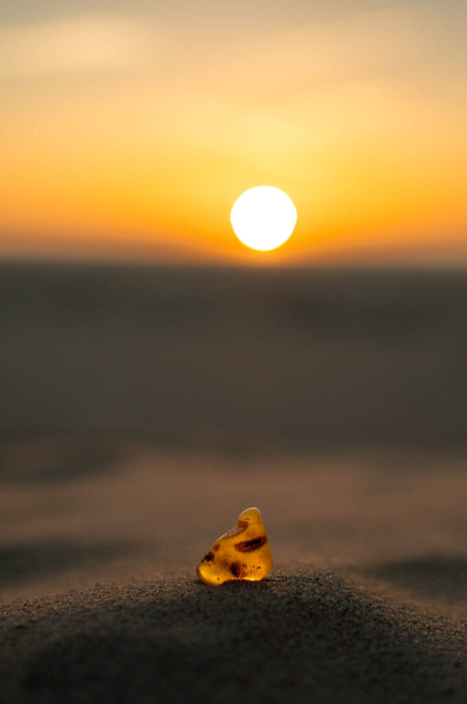 Bernstein im Sonnenlicht